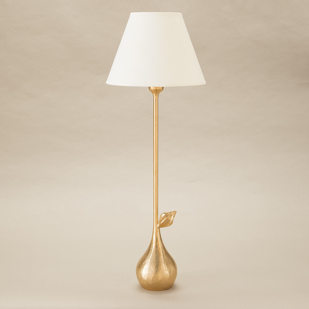 objet-insolite-clara-lampe-bronze-or-Decoris-Interior_Design-Zurich.jpg