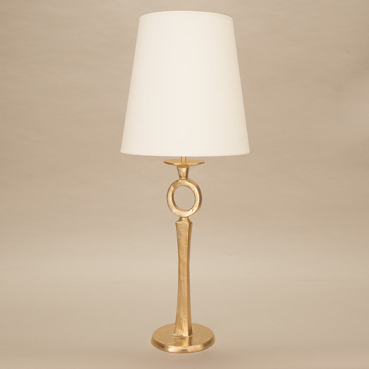 objet-insolite-diego-lampe-bronze-or-Decoris-Interior_Design-Zurich.jpg