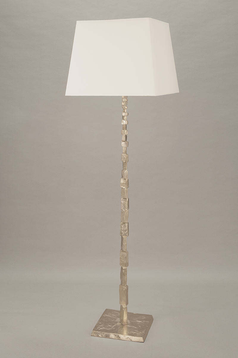 objet-insolite-fragile-lampadaire-bronze-nickel-Decoris-Interior_Design-Zurich.jpg