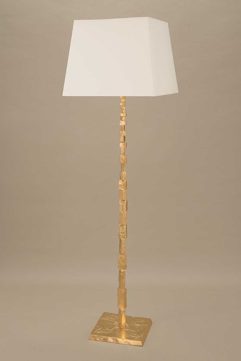 objet-insolite-fragile-lampadaire-bronze-or-Decoris-Interior_Design-Zurich.jpg