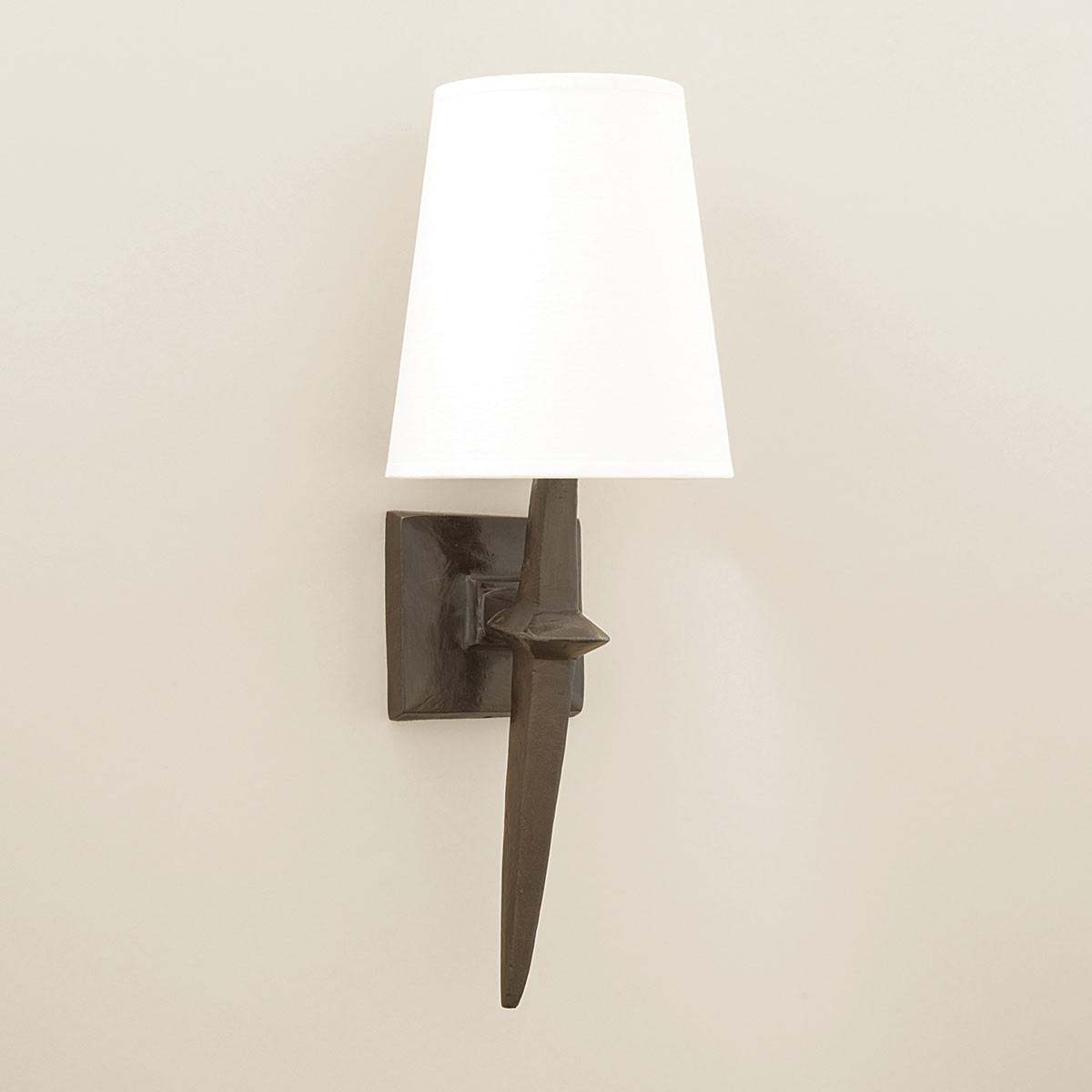 objet-insolite-adam-applique-bronze-patine-Decoris-Interior_Design-Zurich.jpg