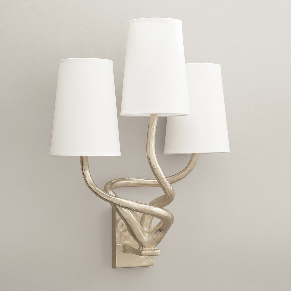 objet-insolite-triple-applique-bronze-nickel-Decoris-Interior_Design-ZurichL.jpg